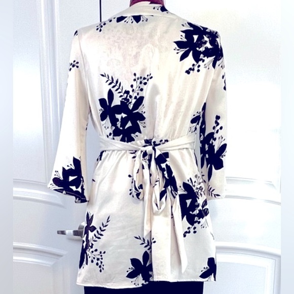 NWOT THX collection floral tunic blouse size Various - Picture 3 of 9